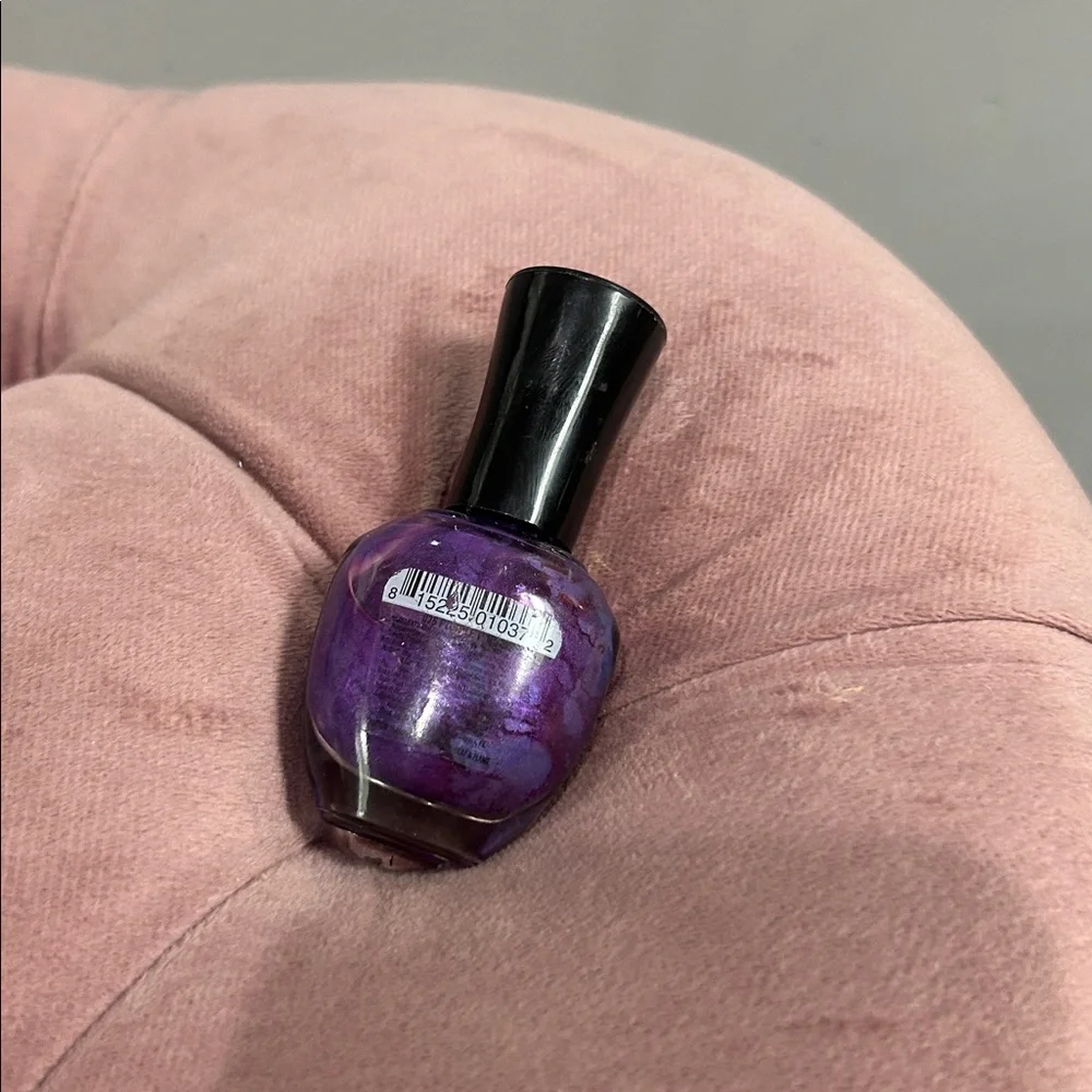 Confetti Long‎ Wearing Nail Color in Purple Parade 075